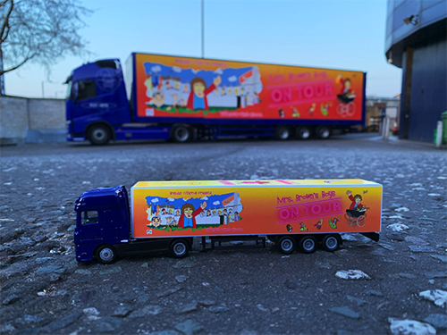 mrs browns boys model lorry truck.png mrs browns boys model lorry truck.png